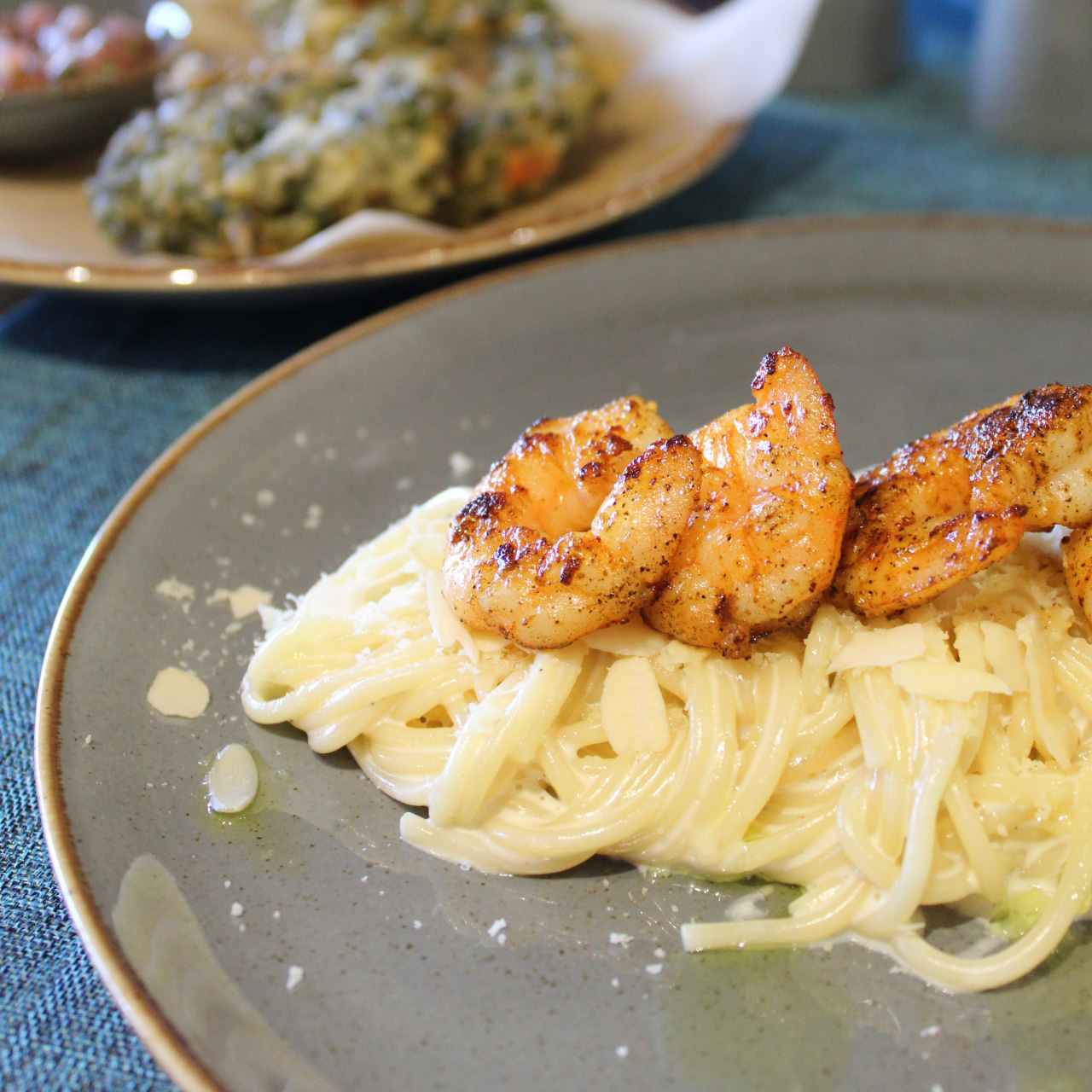 спагетти с сырным соусом. сливочная паста в икеа. спагетти с сыром. пенне с тунцом в сливочном соусе. молочный вермишелевый суп.